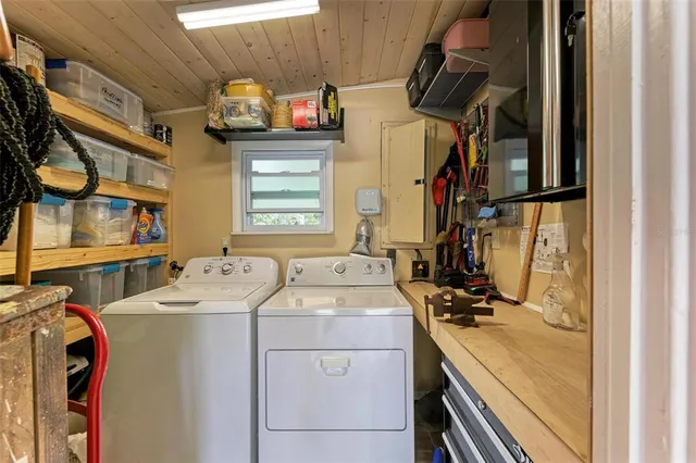 $1,249,000 | 136 Crescent Drive, Anna Maria, FL 34216