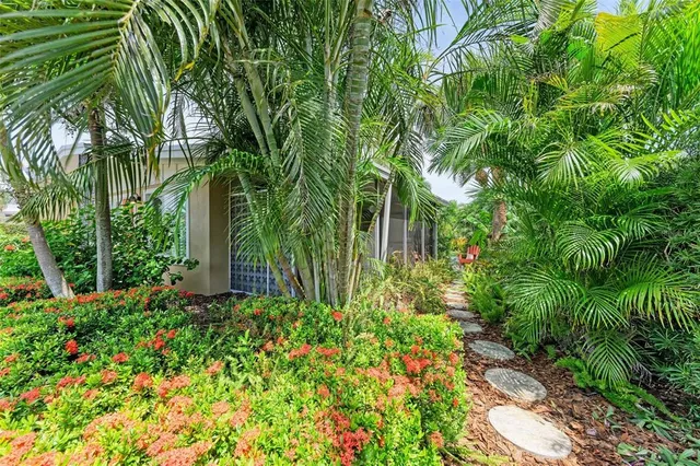 $1,249,000 | 136 Crescent Drive, Anna Maria, FL 34216
