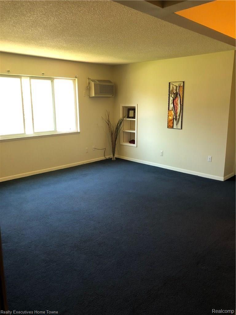 1637 South Riverside Avenue, Unit 9 St. Clair, MI 48079 - Photo 4 of 6 IMG_2448.jpg