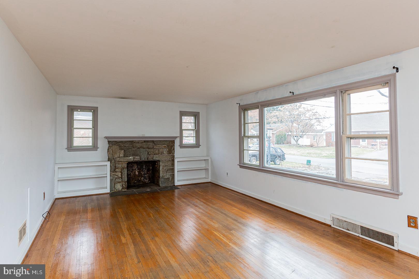 1768 Ridgeview Avenue Lancaster, PA 17603 - Photo 5 of 44 Gallery Image 5