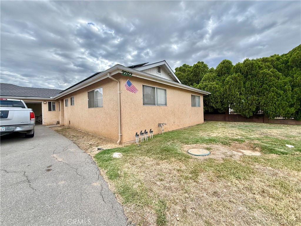 3292 Debbie Lane Riverside, CA 92501 - Photo 8 of 32