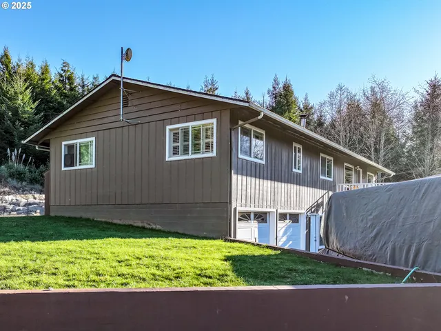 $749,000 | 16696 Sunshine Lane, Brookings, OR 97415