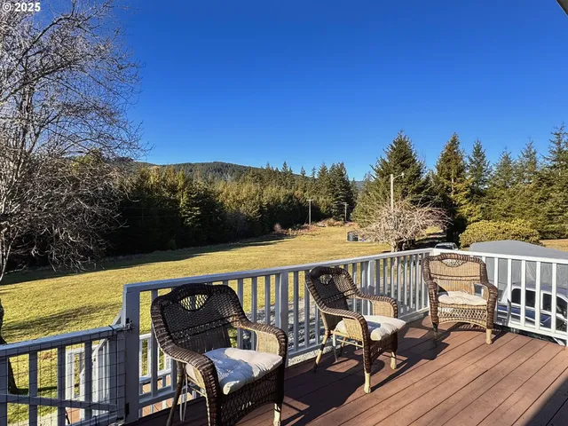 $749,000 | 16696 Sunshine Lane, Brookings, OR 97415