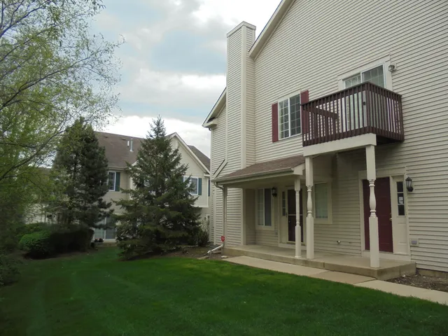 $1,950 | 615 Windsor Drive, Fox Lake, IL 60020