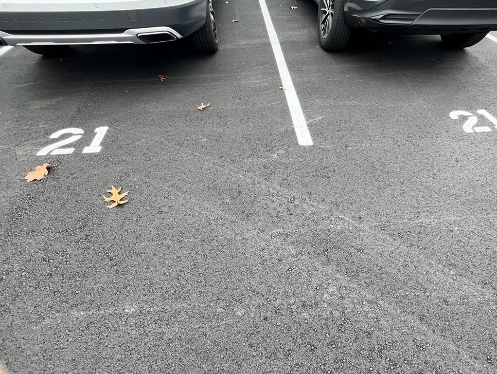 1830 Main Street, Unit 21 Tewksbury, MA 01876 - Photo 15 of 15 a backyard of a house