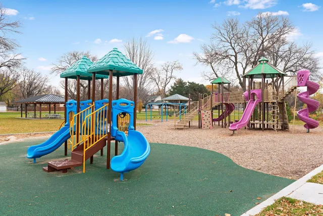 $459,000 | 501 Shadyside Circle, Hopkins, MN 55343