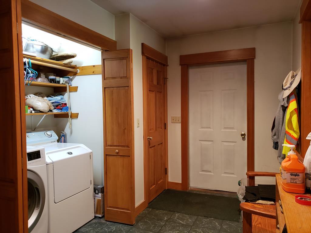 228 Castle Island Road Belgrade, ME 04917 - Photo 34 of 56 Mudroom entry