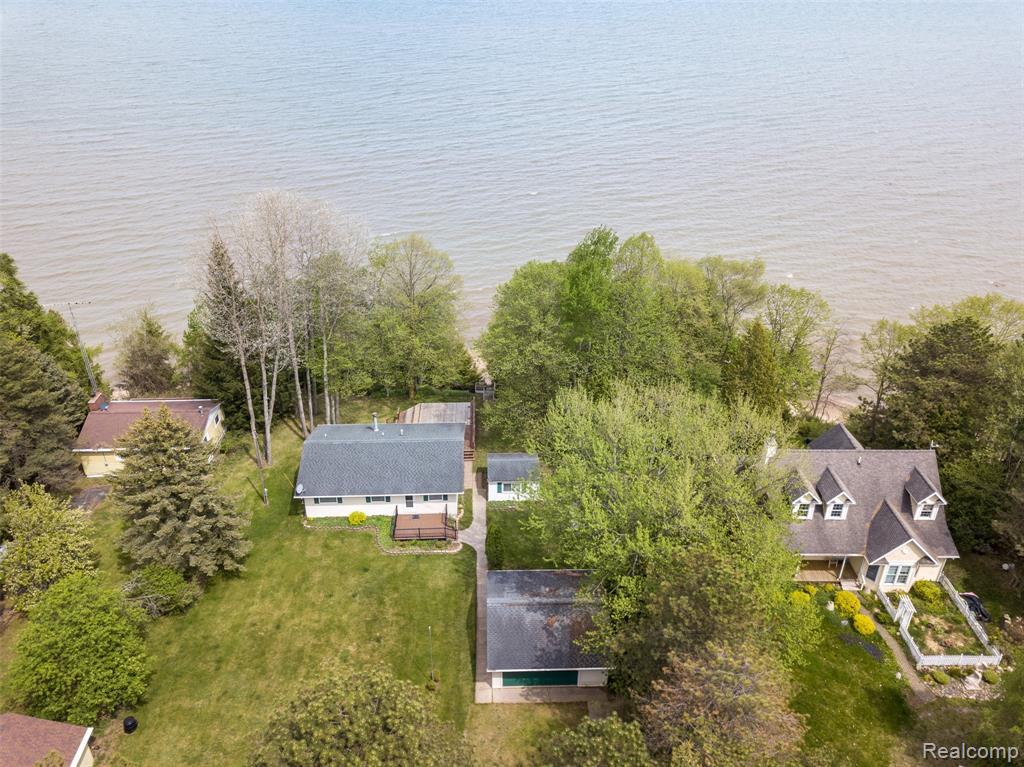 6240 Lakeshore Road Palms, MI 48465 - Photo 3 of 38