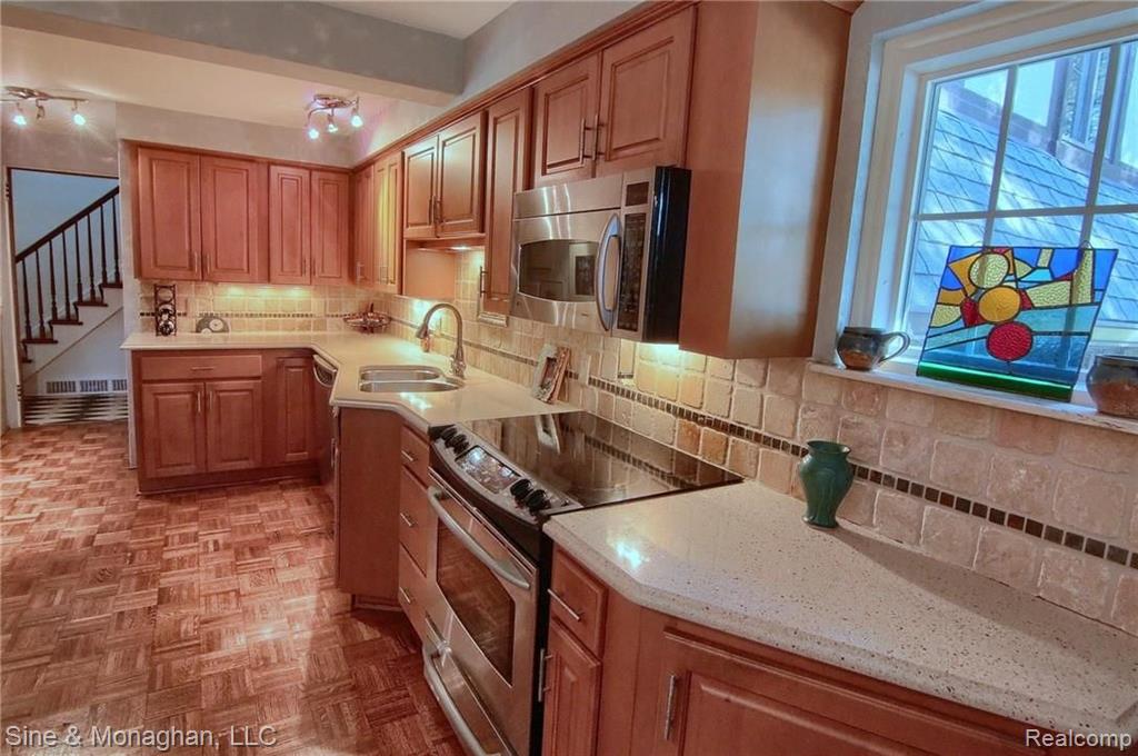 904 Pemberton Road Grosse Pointe Park, MI 48230 - Photo 7 of 30