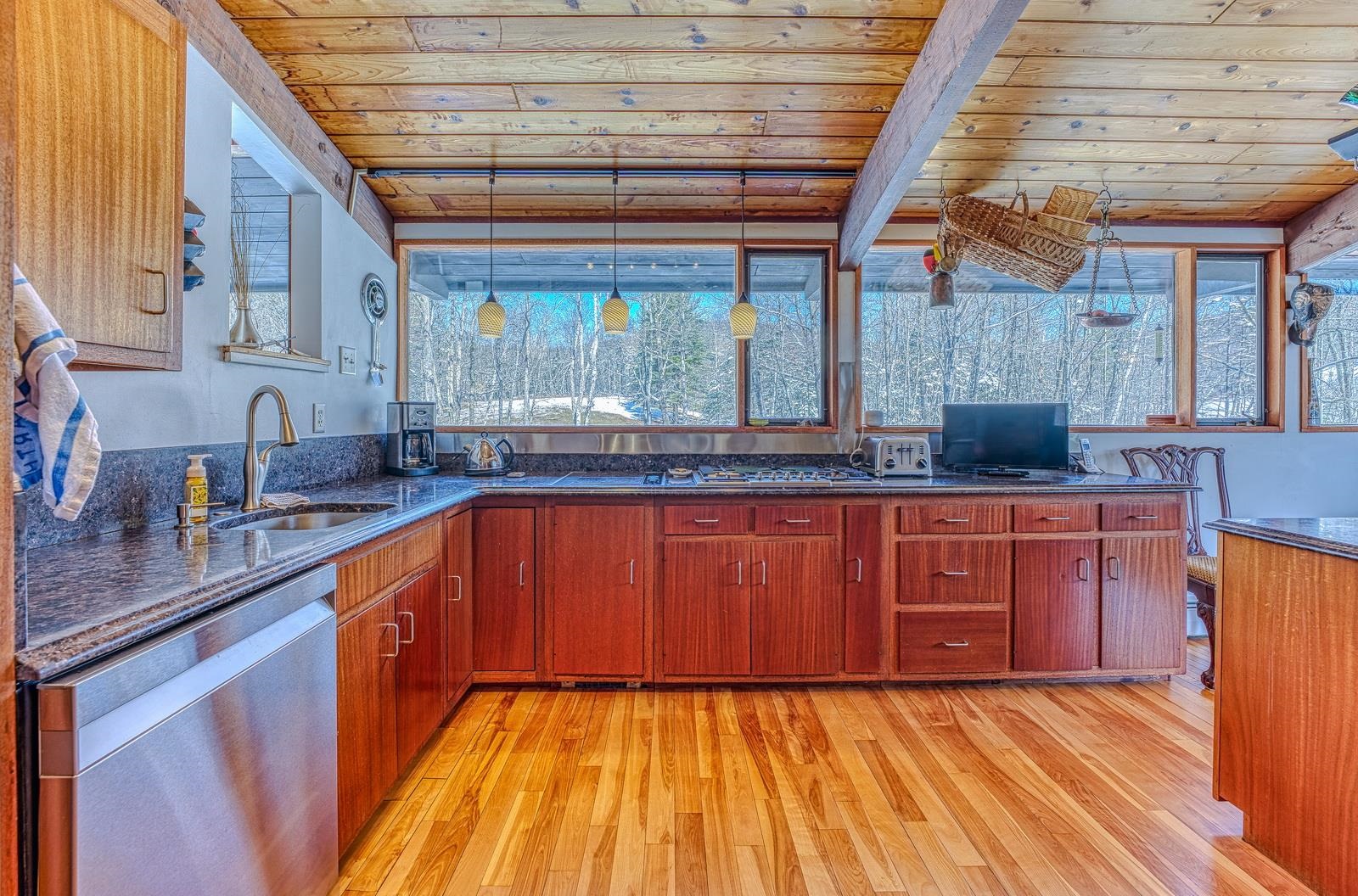 979 Farr Hill Road Littleton, NH 03561 - Photo 14 of 60