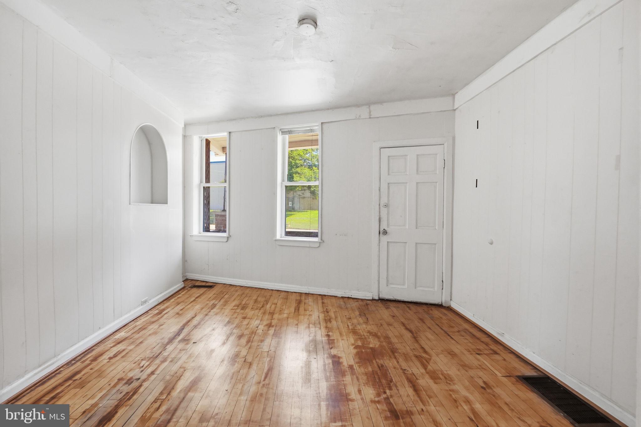 3449 Old Frederick Road Baltimore, MD 21229 - Photo 3 of 25 Bright and airy blank canvas space.