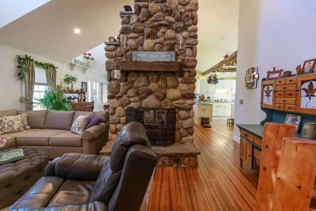 $590,000 | 5 Ashby Road, New Ipswich, NH 03071