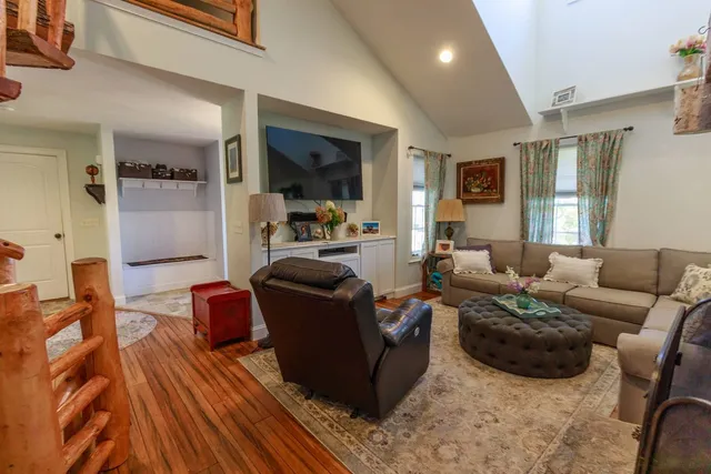 $590,000 | 5 Ashby Road, New Ipswich, NH 03071