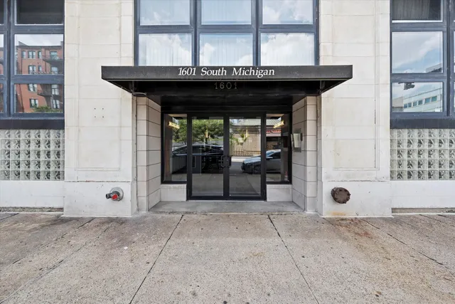 $379,900 | 1601 South Michigan Avenue, Unit 108, Chicago, IL 60616