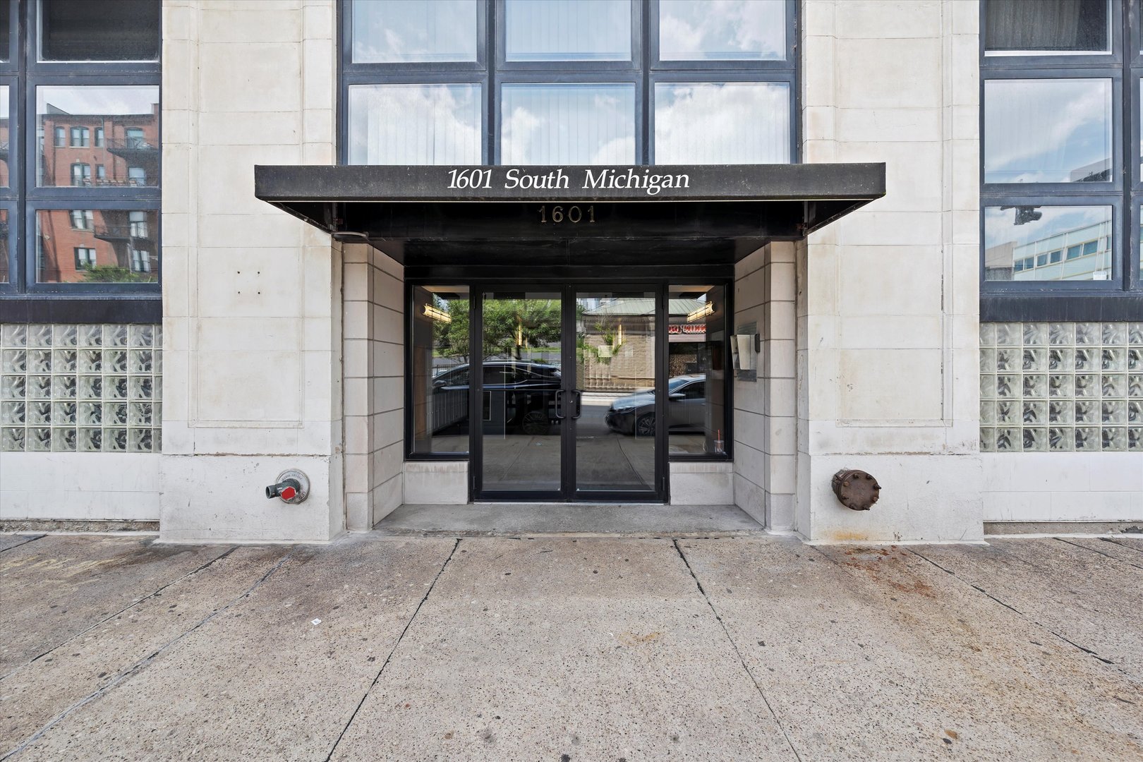 1601 South Michigan Avenue, Unit 108 Chicago, IL 60616 - Photo 30 of 36 a view of a glass door of the house