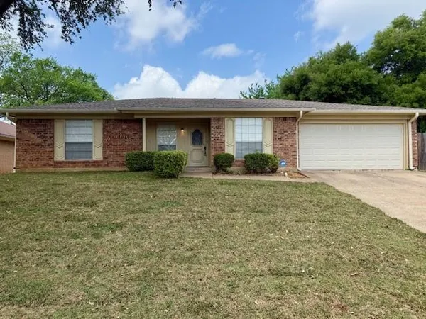 $2,295 | 3812 Wrentham Drive, Arlington, TX 76016