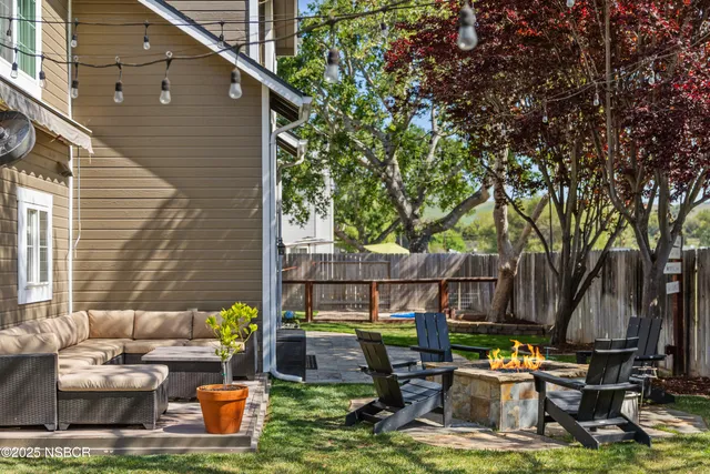 a view of outdoor space yard and patio