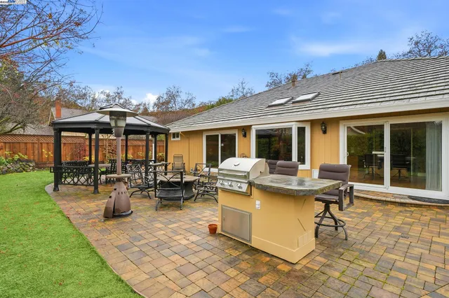 $2,250,000 | 66 Oakridge Court, Danville, CA 94506