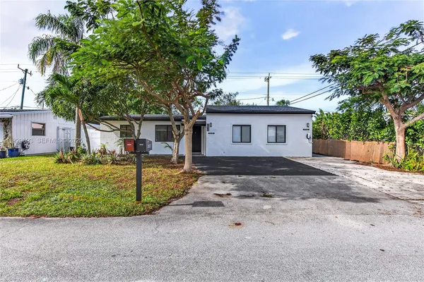 $2,450 | 2633 Northeast 13th Avenue, Unit 1, Pompano Beach, FL 33064