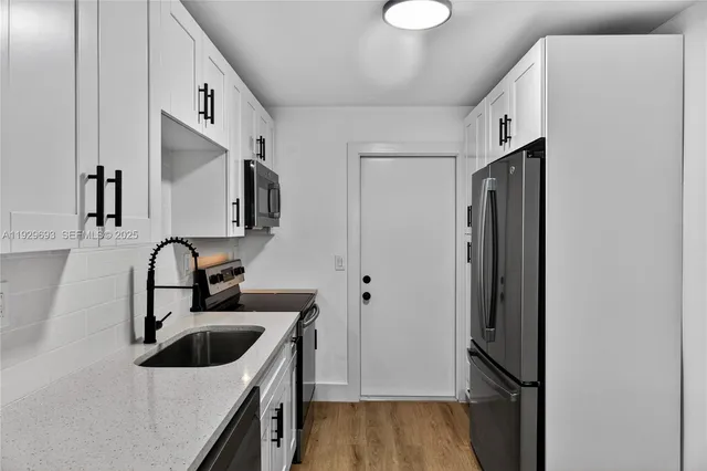 $2,950 | 2633 Northeast 13th Avenue, Unit 1, Pompano Beach, FL 33064