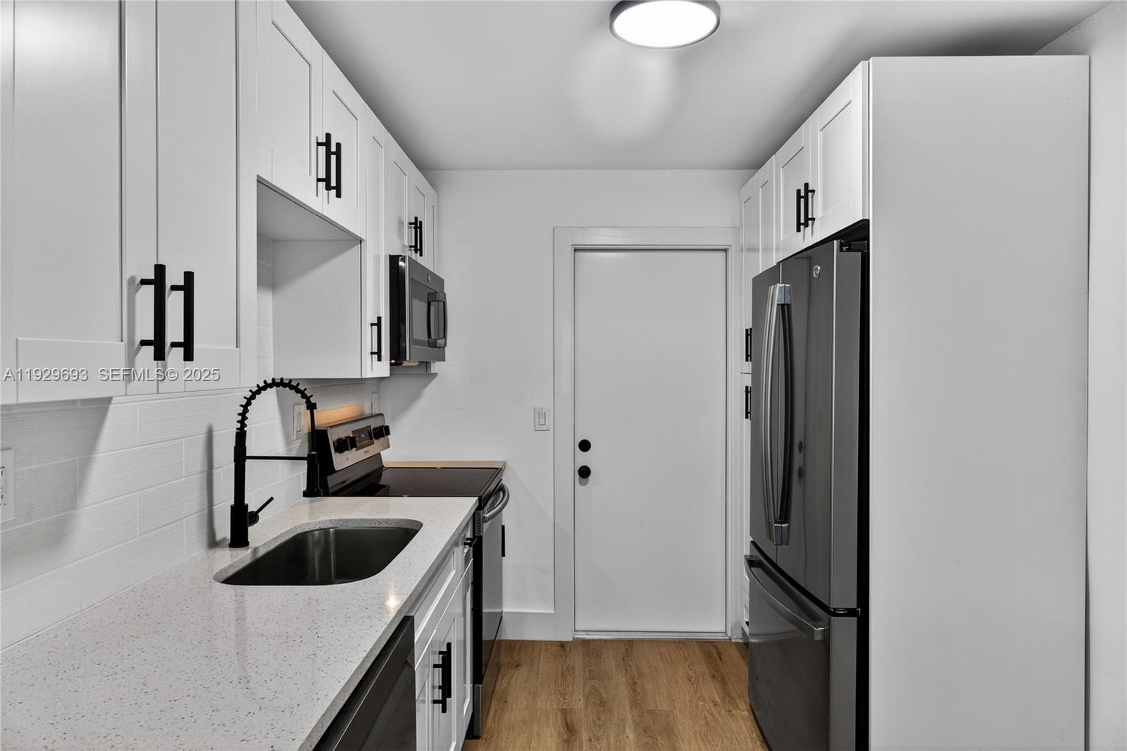 2633 Northeast 13th Avenue, Unit 1 Pompano Beach, FL 33064 - Photo 11 of 28