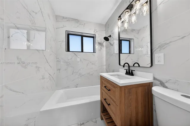 $2,950 | 2633 Northeast 13th Avenue, Unit 1, Pompano Beach, FL 33064