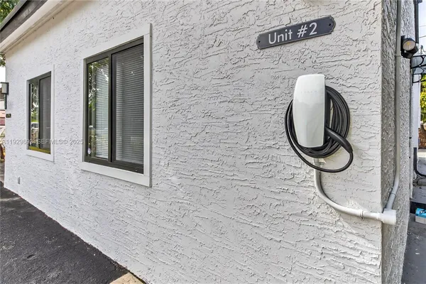 $2,450 | 2633 Northeast 13th Avenue, Unit 1, Pompano Beach, FL 33064