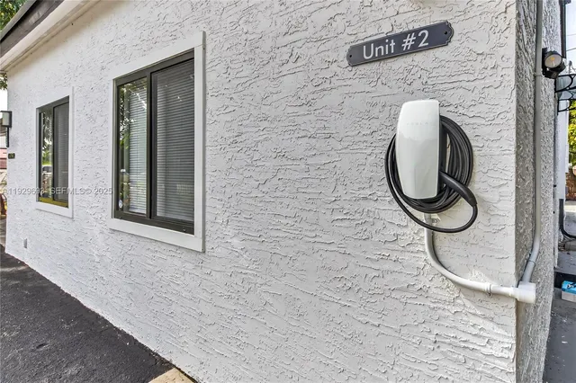 $2,950 | 2633 Northeast 13th Avenue, Unit 1, Pompano Beach, FL 33064