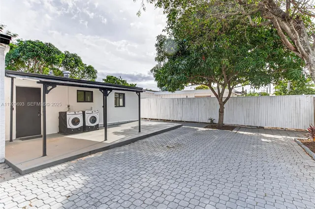 $2,950 | 2633 Northeast 13th Avenue, Unit 1, Pompano Beach, FL 33064