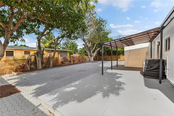 $2,450 | 2633 Northeast 13th Avenue, Unit 1, Pompano Beach, FL 33064