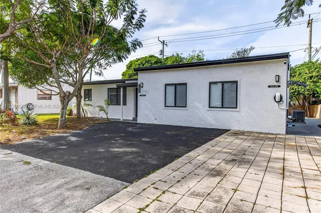 $2,950 | 2633 Northeast 13th Avenue, Unit 1, Pompano Beach, FL 33064