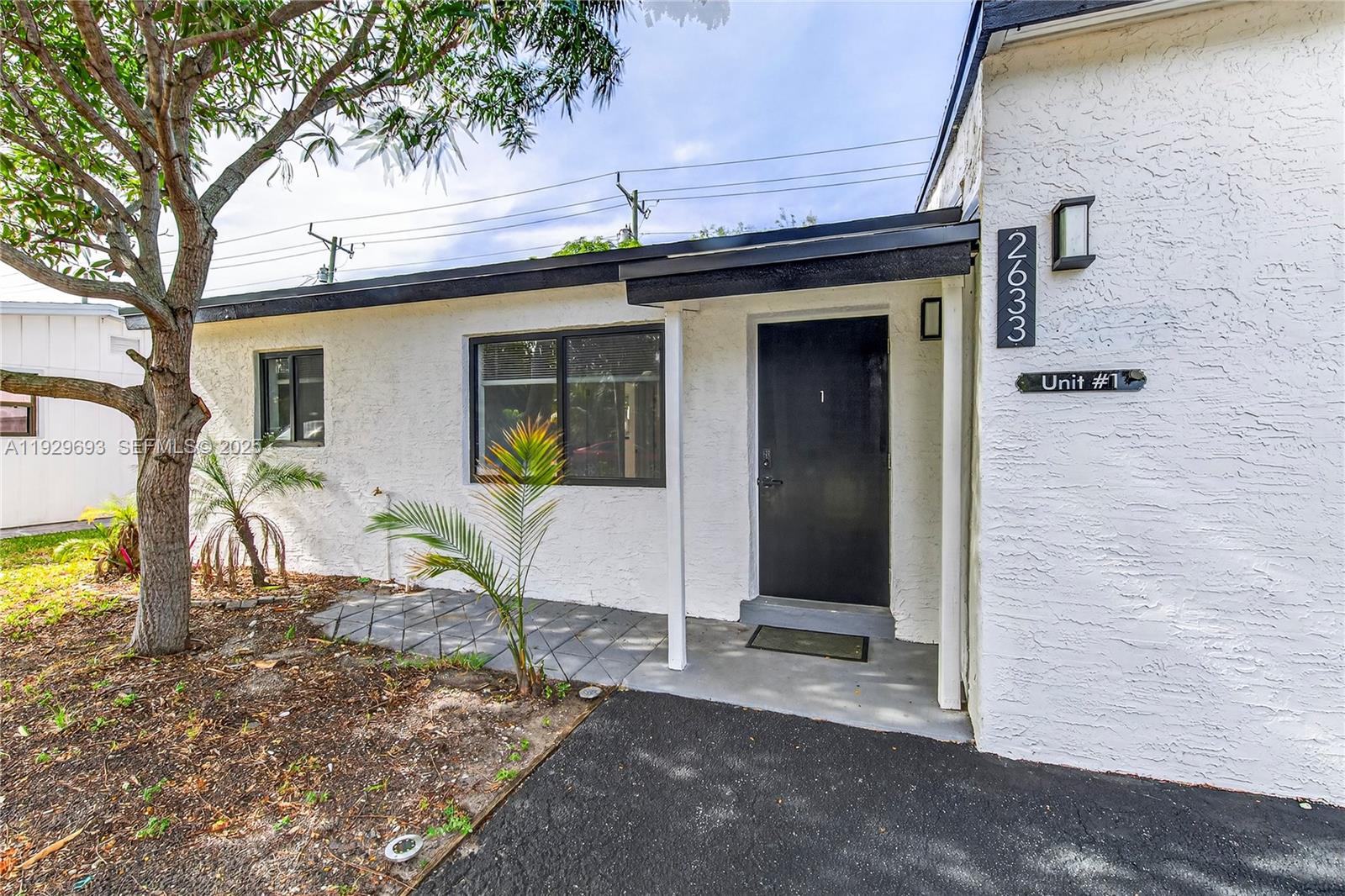 2633 Northeast 13th Avenue, Unit 1 Pompano Beach, FL 33064 - Photo 3 of 28