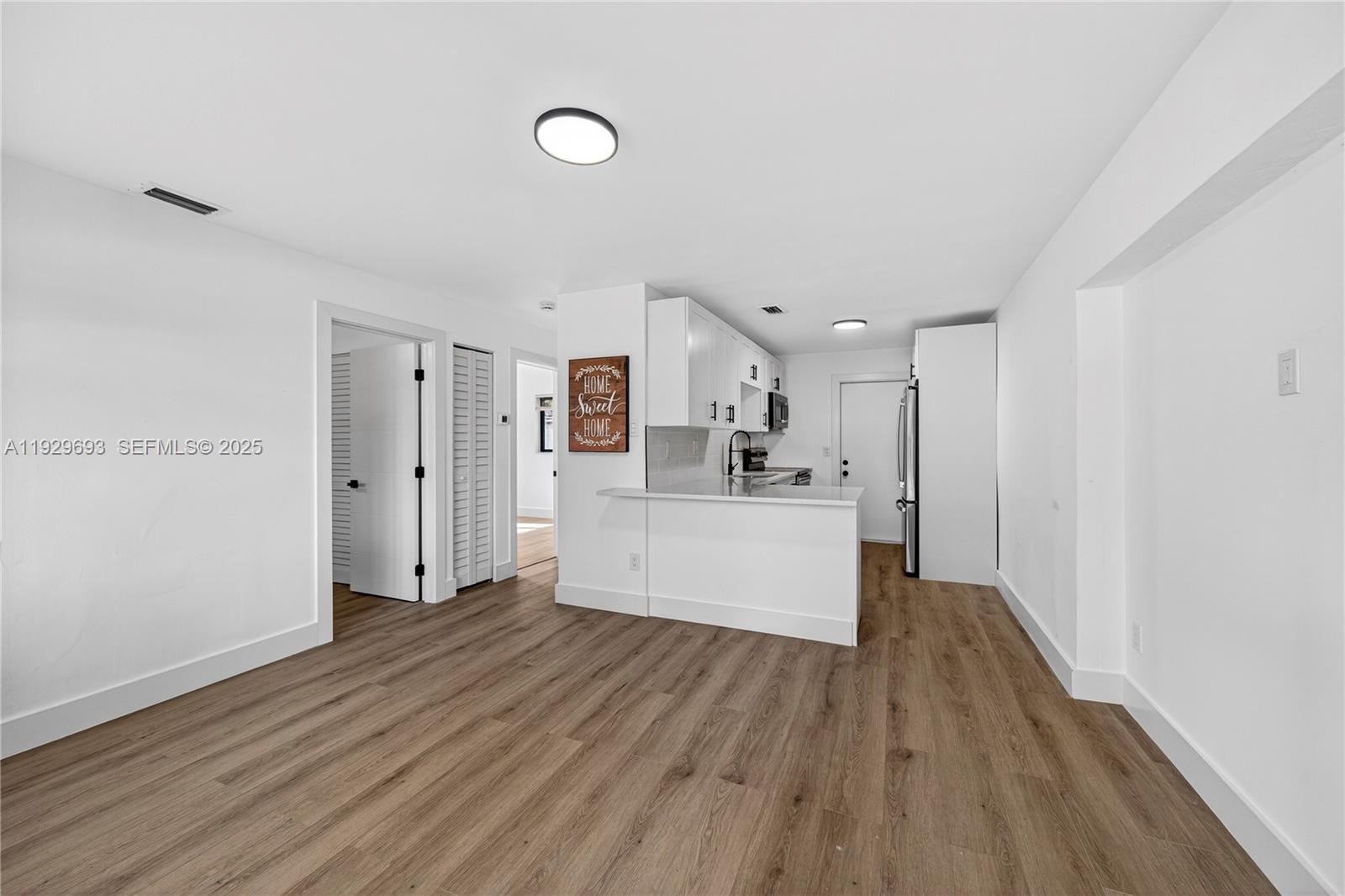 2633 Northeast 13th Avenue, Unit 1 Pompano Beach, FL 33064 - Photo 6 of 28