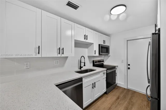 $2,950 | 2633 Northeast 13th Avenue, Unit 1, Pompano Beach, FL 33064