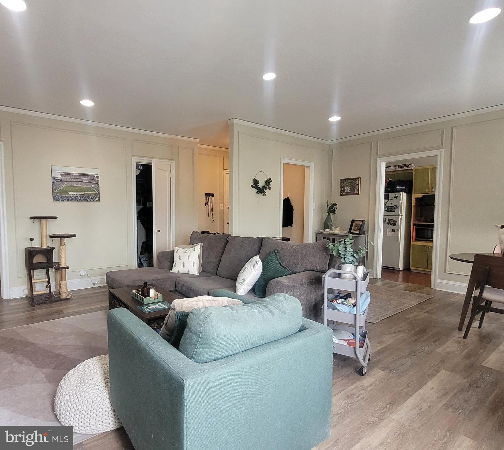 2031 Locust Street, Unit 2003 Philadelphia, PA 19103 - Photo 3 of 20