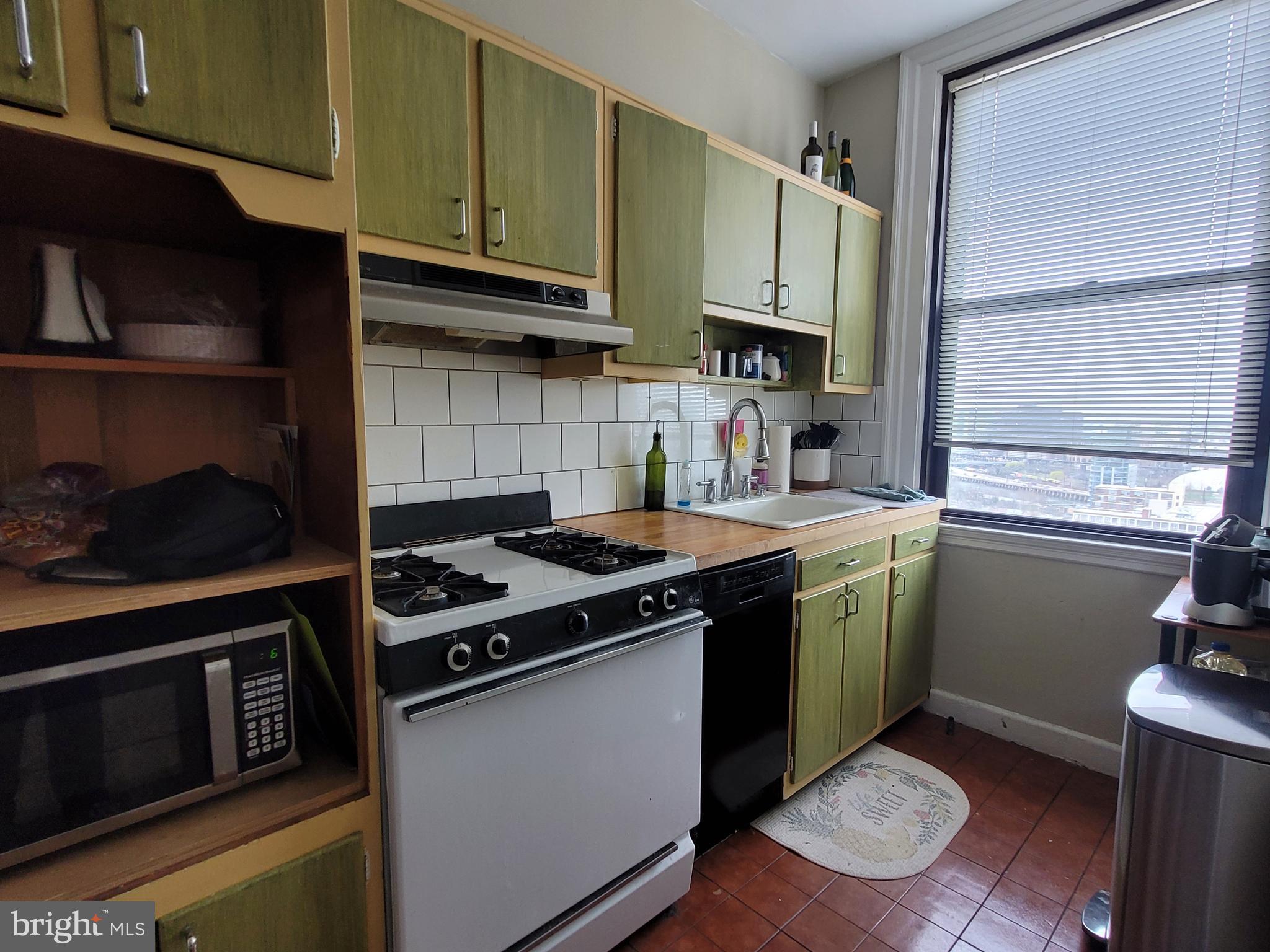 2031 Locust Street, Unit 2003 Philadelphia, PA 19103 - Photo 4 of 20