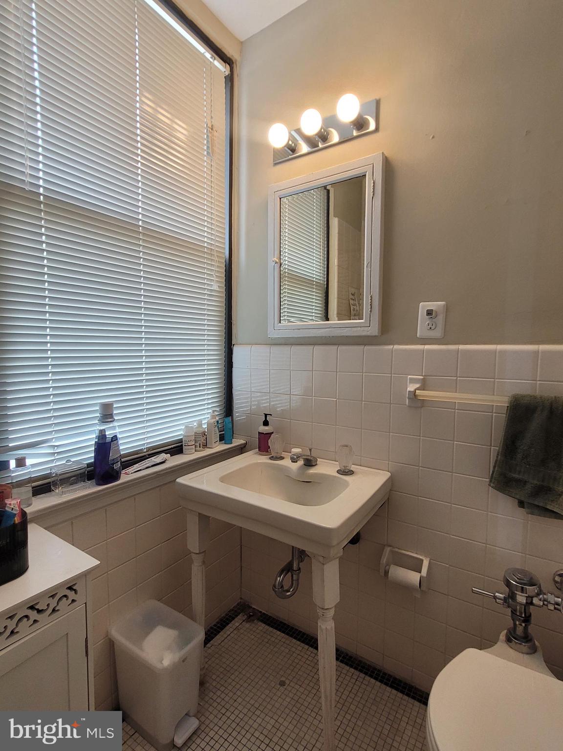 2031 Locust Street, Unit 2003 Philadelphia, PA 19103 - Photo 9 of 20