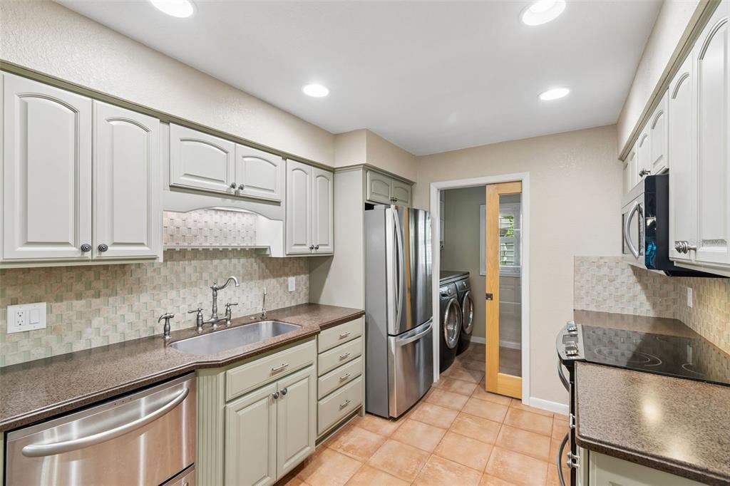 7823 Radcliffe Circle Port Richey, FL 34668 - Photo 8 of 58