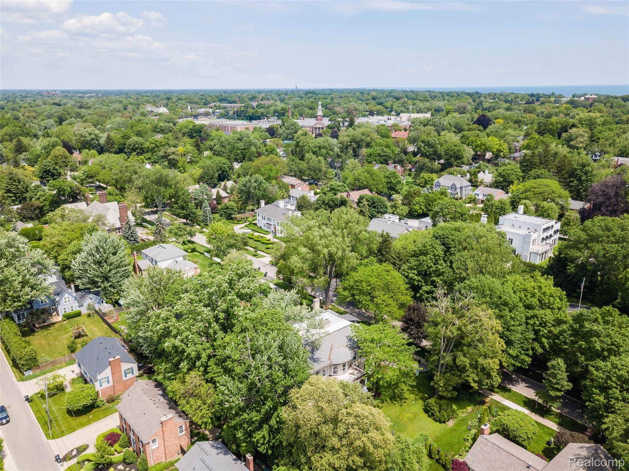 285 Washington Road Grosse Pointe, MI 48230 - Photo 72 of 81 Drone-10.jpg
