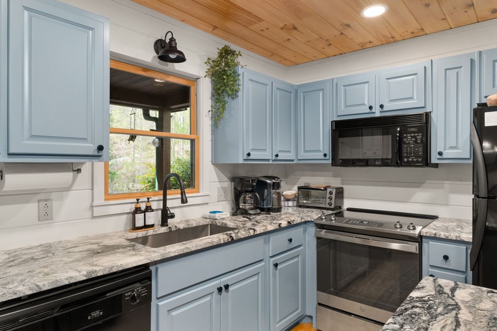 389 Tall Timber Mountain Road Blue Ridge, GA 30513 - Photo 12 of 46