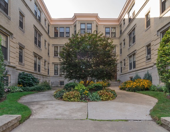 32 Kilsyth Road, Unit 2 Brookline, MA 02445 - Photo 1 of 17 Gallery Image 1