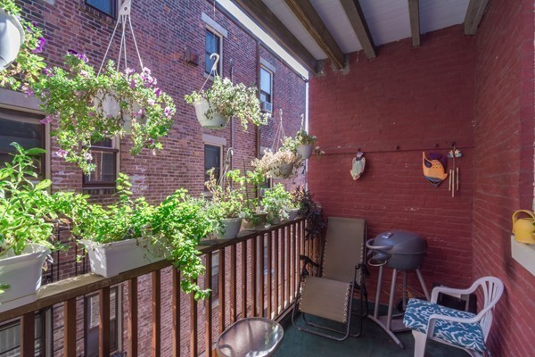 32 Kilsyth Road, Unit 2 Brookline, MA 02445 - Photo 15 of 17 Gallery Image 15