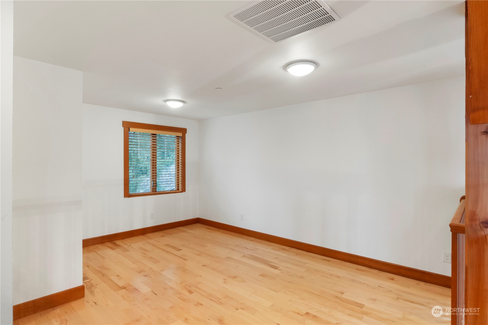 73 Raft Island Drive Northwest Gig Harbor, WA 98335 - Photo 33 of 40 an empty room with a window