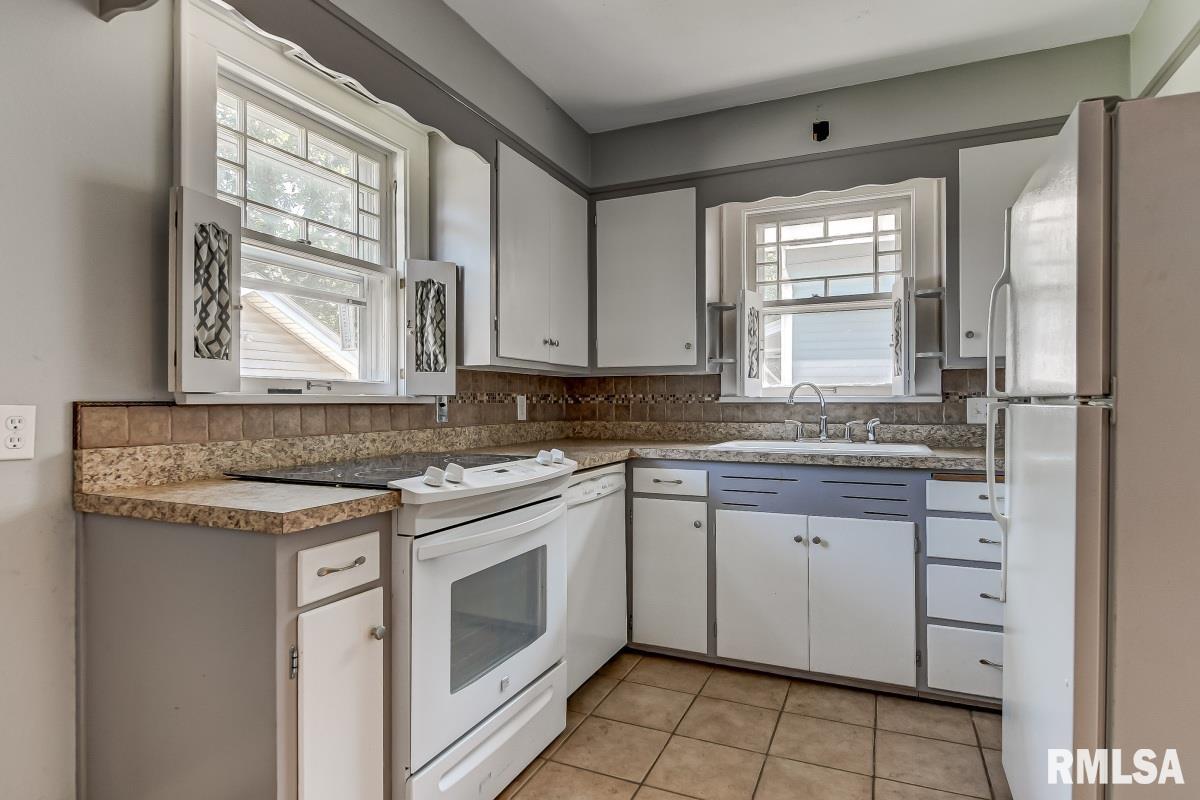 1521 West Cook Street Springfield, IL 62704 - Photo 9 of 28