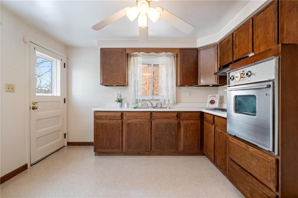 1156 West Point Avenue Pittsburgh, PA 15212 - Photo 10 of 33