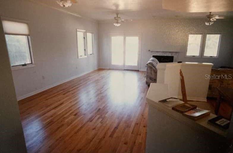 1622 Bay Point Court Sarasota, FL 34236 - Photo 15 of 24