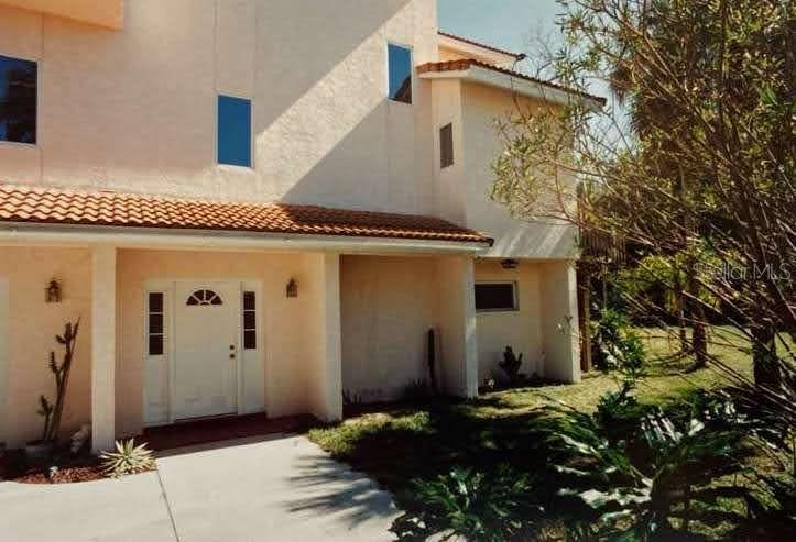 1622 Bay Point Court Sarasota, FL 34236 - Photo 2 of 24