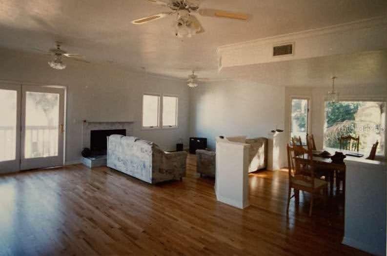 1622 Bay Point Court Sarasota, FL 34236 - Photo 10 of 24