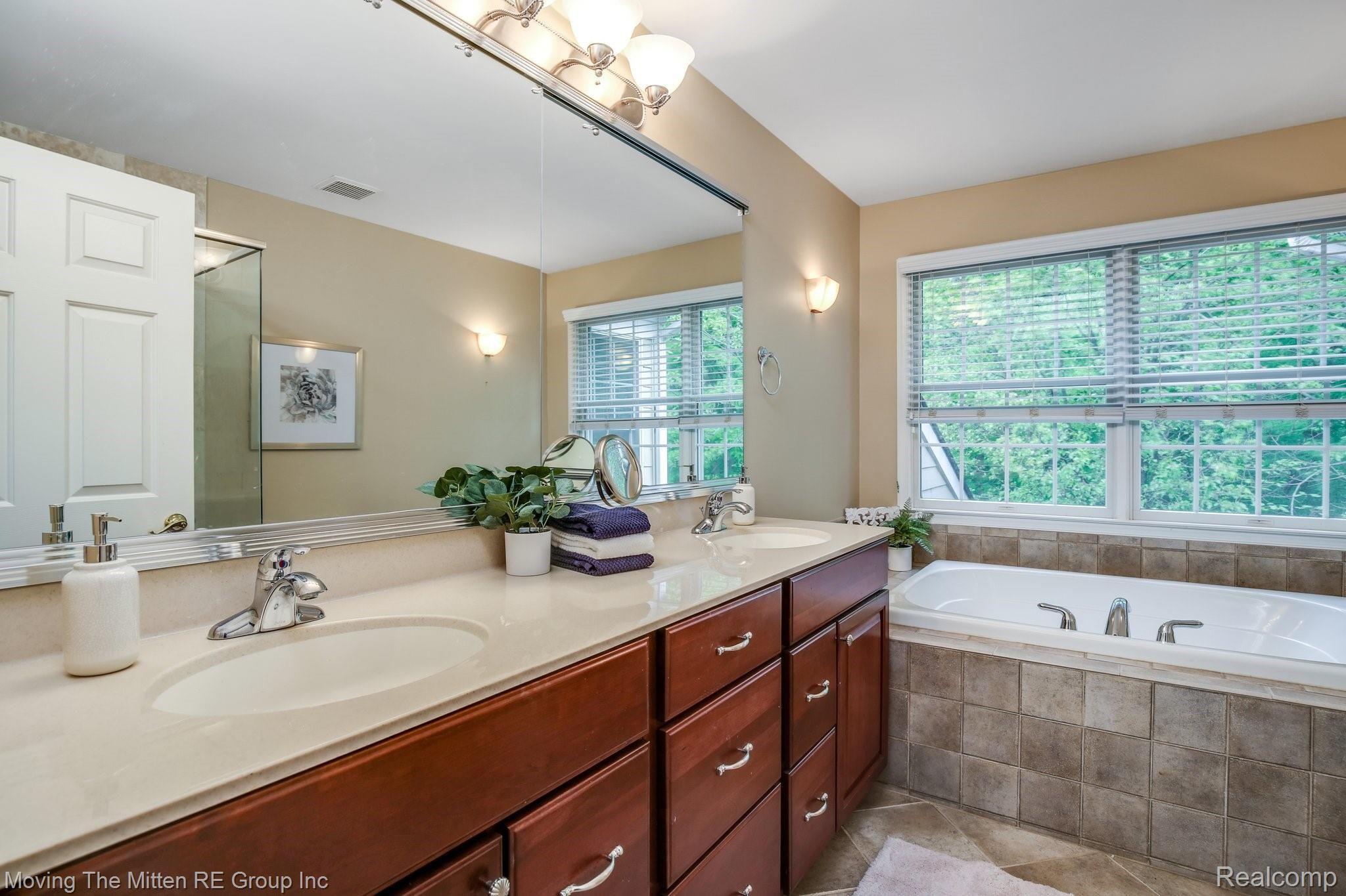 24906 Reeds Pointe Drive, Unit 47 Novi, MI 48374 - Photo 31 of 78 24906+Reeds+Pointe+Dr+Novi-30-web.jpg