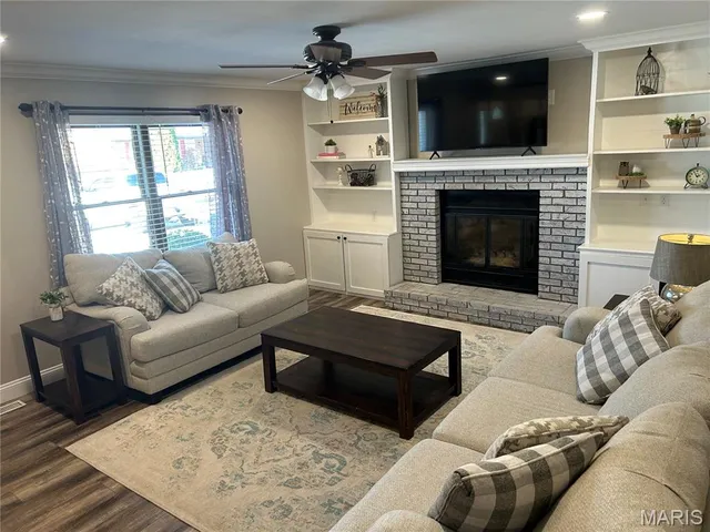 $330,000 | 660 Woodstream Drive, St. Charles, MO 63304